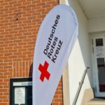 So erkennt man, dass der DRK Ortsverein vor Ort ist und dass geöffnet ist